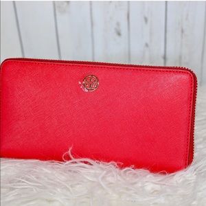 NWT Tory Burch Robinson Zip Continental Wallet
